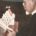 Postcard: Gotō Shinpei giving condolences to the dead at the site of the Honjo Clothing Depot